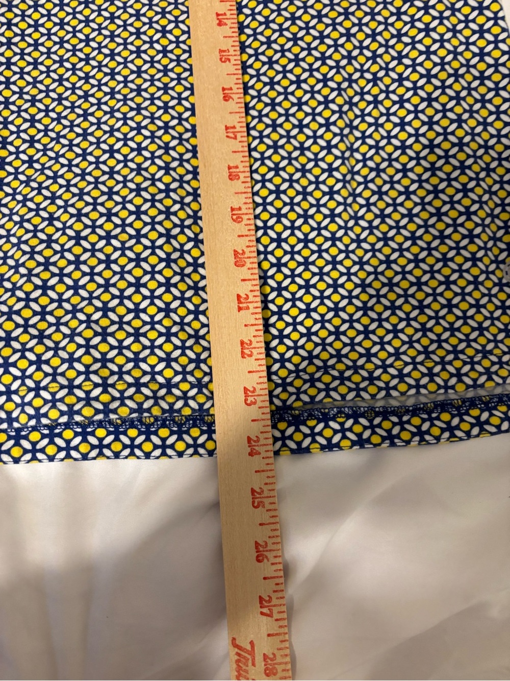 T by Talbots Large Blue Yellow Geometric Print Short Sleeve Top Stretch - Picture 5 of 8